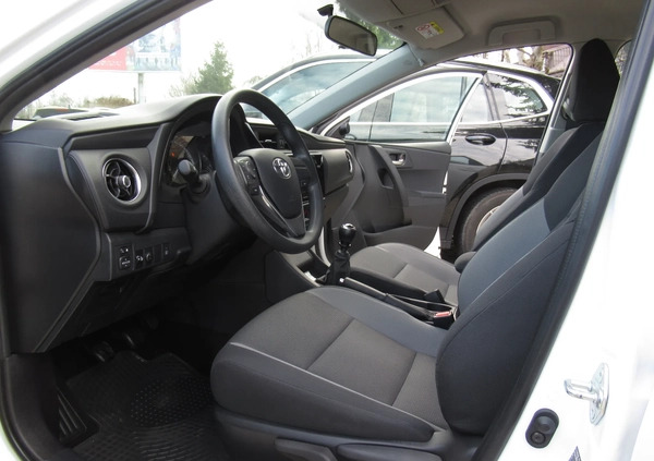 Toyota Auris cena 47896 przebieg: 59450, rok produkcji 2018 z Milanówek małe 154